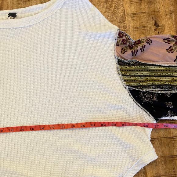 We the Free Blossom Thermal Top Size XS Ivory Patchwork Sleeve Boho Waffle Knit - Picture 9 of 12